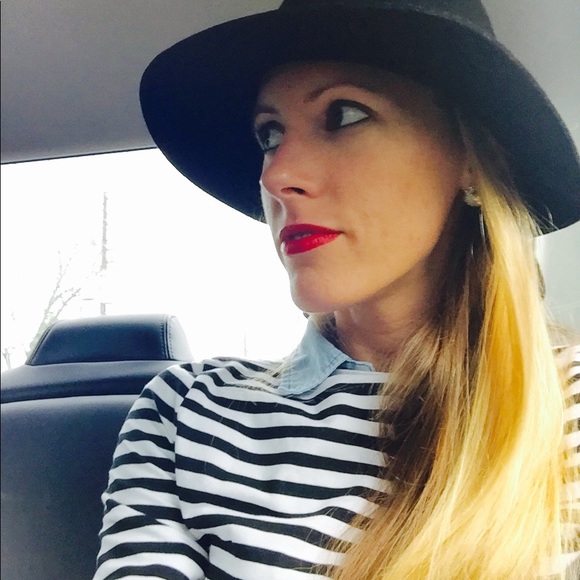 Meet your Posher, Allison - Picture 1 of 1